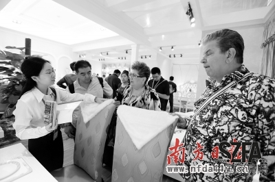 這些年，家具企業的日子越來越不好過了，很多企業清醒地意識到：不轉型必然是等死。 資料圖片