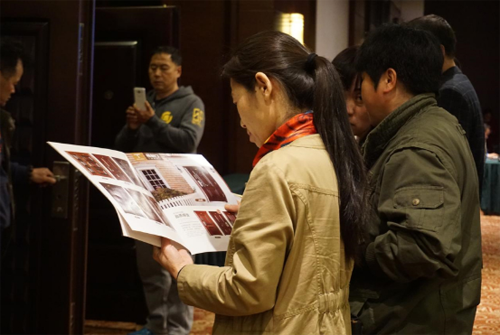 新品體驗區，讓每位嘉賓零距離體驗金大新品防盜門的過硬品質